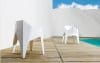 Voxel Stuhl (Vondom) weiß - auf der Terrasse